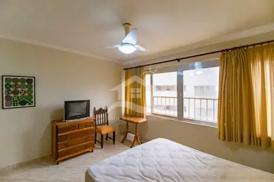 Apartamento - Amplo com 3 dormitórios (sendo 1 suite(s)) a 50,00 metros praia.