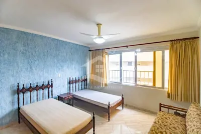 Apartamento - Amplo com 3 dormitórios (sendo 1 suite(s)) a 50,00 metros praia.