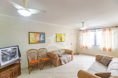 Apartamento - Amplo com 3 dormitórios (sendo 1 suite(s)) a 50,00 metros praia.