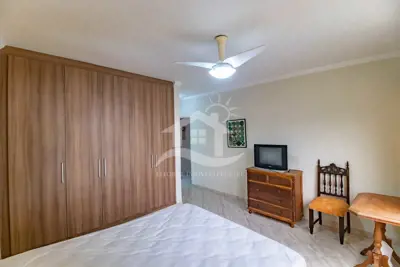 Apartamento - Amplo com 3 dormitórios (sendo 1 suite(s)) a 50,00 metros praia.
