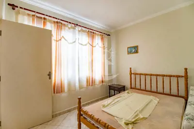 Apartamento - Amplo com 3 dormitórios (sendo 1 suite(s)) a 50,00 metros praia.