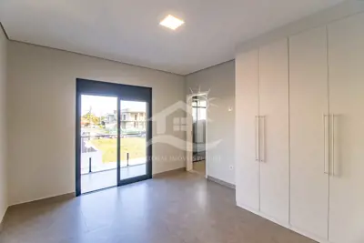 Casa - Sobrado Novo com 4 dormitórios (sendo 4 suite(s)) a 1300,00 metros praia.