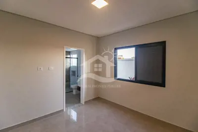 Casa - Sobrado Novo com 4 dormitórios (sendo 4 suite(s)) a 1300,00 metros praia.