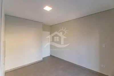 Casa - Sobrado Novo com 4 dormitórios (sendo 4 suite(s)) a 1300,00 metros praia.