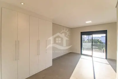 Casa - Sobrado Novo com 4 dormitórios (sendo 4 suite(s)) a 1300,00 metros praia.