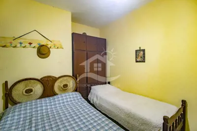 Casa - Térrea com 2 dormitórios (sendo 2 suite(s)) a 0,00 metros praia.