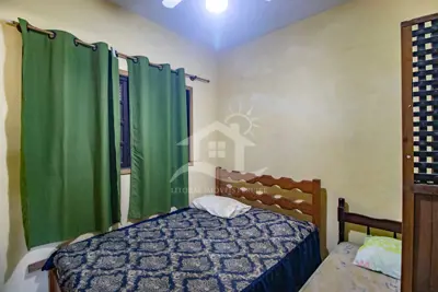 Casa - Térrea com 2 dormitórios (sendo 2 suite(s)) a 0,00 metros praia.