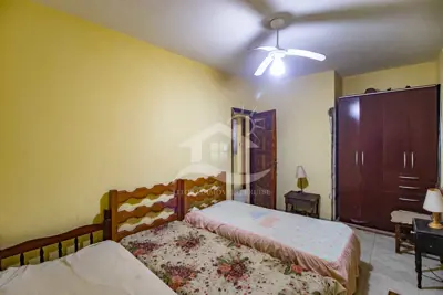 Casa - Térrea com 2 dormitórios (sendo 2 suite(s)) a 0,00 metros praia.