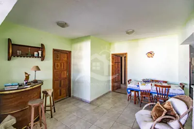 Casa - Térrea com 2 dormitórios (sendo 2 suite(s)) a 0,00 metros praia.