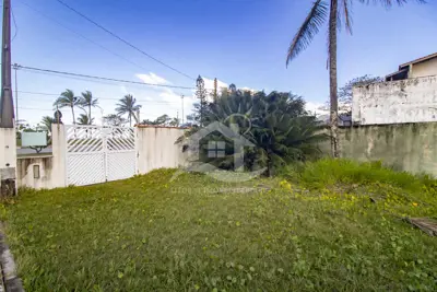 Casa - Térrea com 2 dormitórios (sendo 2 suite(s)) a 0,00 metros praia.