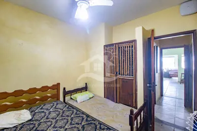 Casa - Térrea com 2 dormitórios (sendo 2 suite(s)) a 0,00 metros praia.