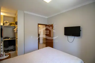 Casa - Térrea com 3 dormitórios (sendo 1 suite(s)) a 200,00 metros praia.