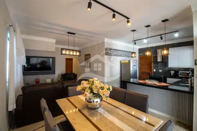 Casa - Térrea com 3 dormitórios (sendo 1 suite(s)) a 200,00 metros praia.