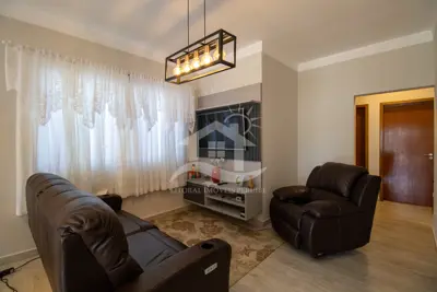 Casa - Térrea com 3 dormitórios (sendo 1 suite(s)) a 200,00 metros praia.