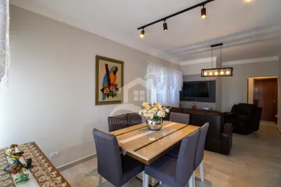 Casa - Térrea com 3 dormitórios (sendo 1 suite(s)) a 200,00 metros praia.