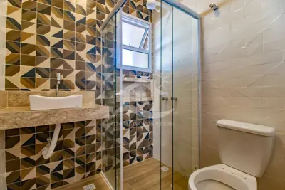 Casa - Térrea com piscina com 4 dormitórios (sendo 2 suite(s)) a 200,00 metros praia.