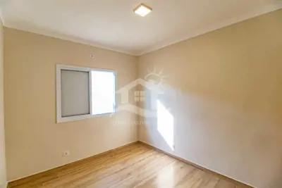 Casa - Térrea com piscina com 4 dormitórios (sendo 2 suite(s)) a 200,00 metros praia.