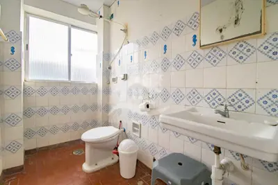 Apartamento - Kitnet com 1 dormitórios  a 400,00 metros praia.