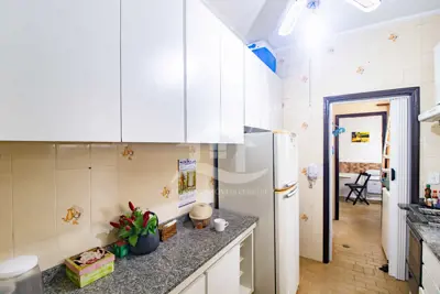 Apartamento - Amplo com 3 dormitórios (sendo 1 suite(s)) a 20,00 metros praia.