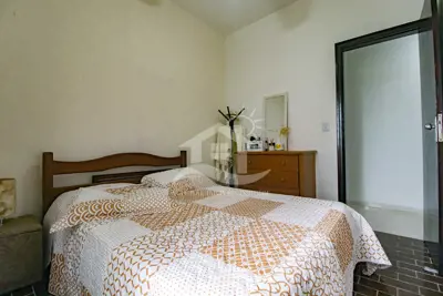 Apartamento - Amplo com 3 dormitórios (sendo 1 suite(s)) a 20,00 metros praia.