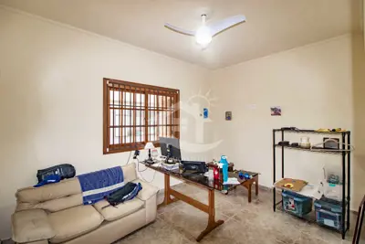 Casa - Sobrado com 4 dormitórios (sendo 4 suite(s)) a 600,00 metros praia.