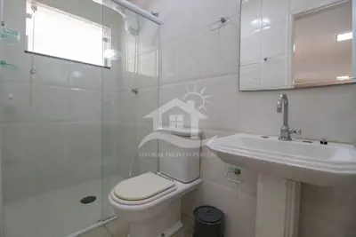 Casa - Assobradada com 6 dormitórios (sendo 6 suite(s)) a 200,00 metros praia.