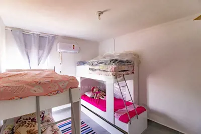 Apartamento - Amplo com 2 dormitórios (sendo 1 suite(s)) a 500,00 metros praia.