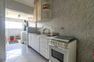 Apartamento - Amplo com 2 dormitórios (sendo 1 suite(s)) a 600,00 metros praia.