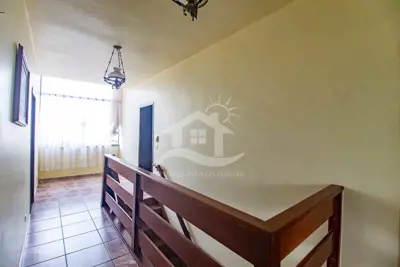 Casa - Sobrado com 4 dormitórios (sendo 2 suite(s)) a 500,00 metros praia.