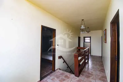 Casa - Sobrado com 4 dormitórios (sendo 2 suite(s)) a 500,00 metros praia.