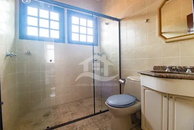 Casa - Sobrado com 4 dormitórios (sendo 2 suite(s)) a 500,00 metros praia.
