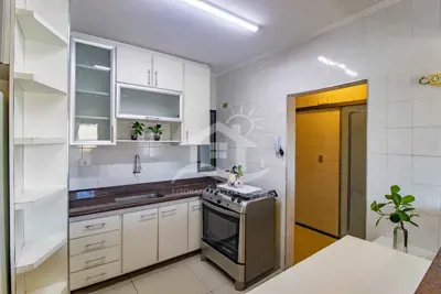 Apartamento - Amplo com 3 dormitórios (sendo 1 suite(s)) a 800,00 metros praia.