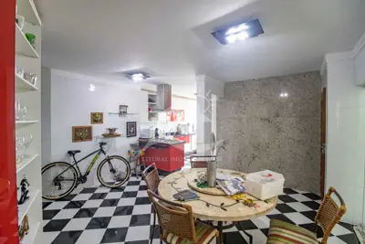Apartamento - Amplo com 3 dormitórios (sendo 1 suite(s)) a 500,00 metros praia.