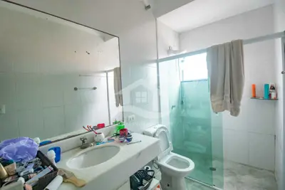 Apartamento - Amplo com 3 dormitórios (sendo 1 suite(s)) a 500,00 metros praia.