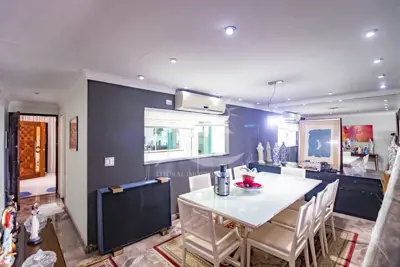 Apartamento - Amplo com 3 dormitórios (sendo 1 suite(s)) a 500,00 metros praia.