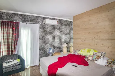 Apartamento - Amplo com 3 dormitórios (sendo 1 suite(s)) a 500,00 metros praia.