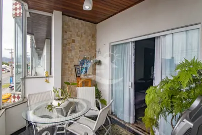 Apartamento - Amplo com 3 dormitórios (sendo 1 suite(s)) a 500,00 metros praia.