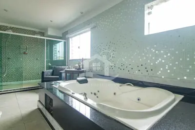 Apartamento - Amplo com 3 dormitórios (sendo 1 suite(s)) a 500,00 metros praia.