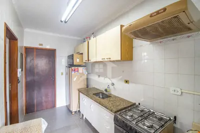 Apartamento - Amplo com 3 dormitórios (sendo 1 suite(s)) a 600,00 metros praia.