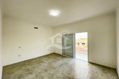 Casa - Sobrado Novo com 5 dormitórios (sendo 5 suite(s)) a 1200,00 metros praia.