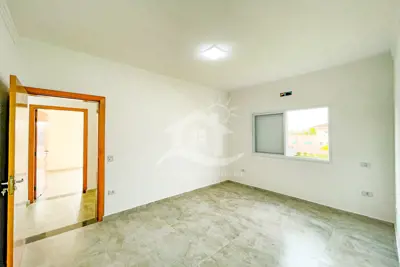 Casa - Sobrado Novo com 5 dormitórios (sendo 5 suite(s)) a 1200,00 metros praia.