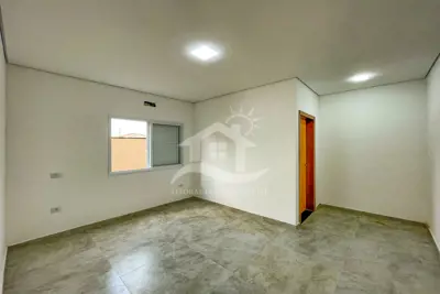 Casa - Sobrado Novo com 5 dormitórios (sendo 5 suite(s)) a 1200,00 metros praia.