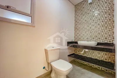 Casa - Sobrado Novo com 5 dormitórios (sendo 5 suite(s)) a 1200,00 metros praia.