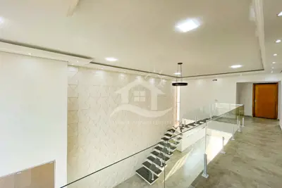 Casa - Sobrado Novo com 5 dormitórios (sendo 5 suite(s)) a 1200,00 metros praia.