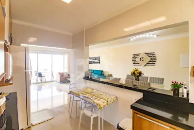 Apartamento - Amplo com 3 dormitórios (sendo 2 suite(s)) a 400,00 metros praia.
