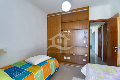 Apartamento - Amplo com 3 dormitórios (sendo 2 suite(s)) a 400,00 metros praia.