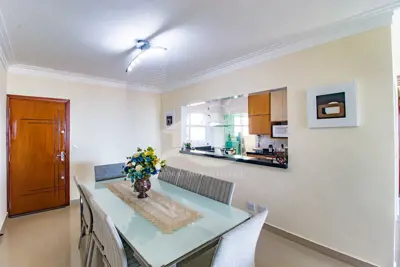 Apartamento - Amplo com 3 dormitórios (sendo 2 suite(s)) a 400,00 metros praia.