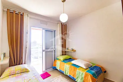 Apartamento - Amplo com 3 dormitórios (sendo 2 suite(s)) a 400,00 metros praia.