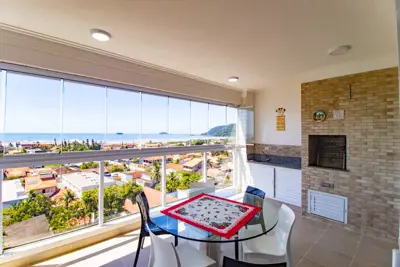 Apartamento - Amplo com 3 dormitórios (sendo 2 suite(s)) a 400,00 metros praia.
