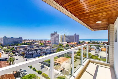 Apartamento - Amplo com 3 dormitórios (sendo 2 suite(s)) a 400,00 metros praia.